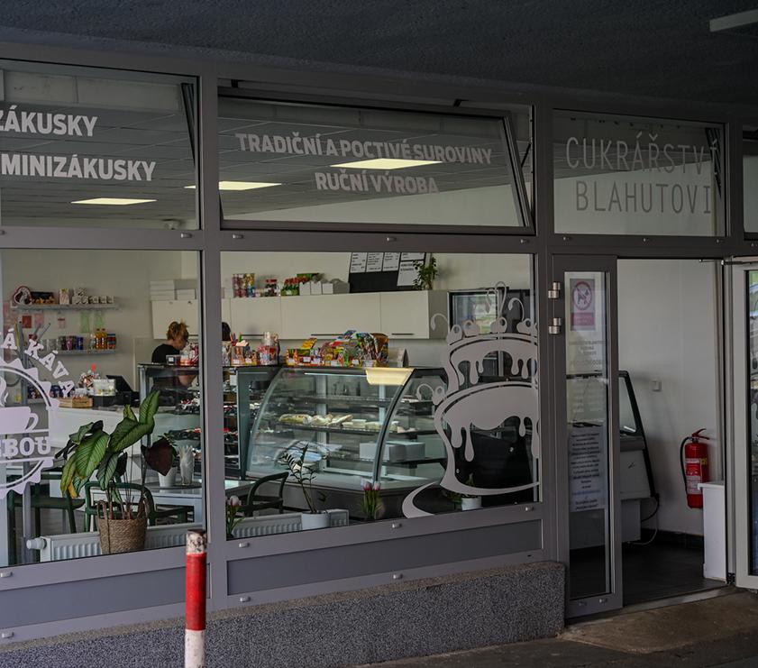 cukrárna blízko kina