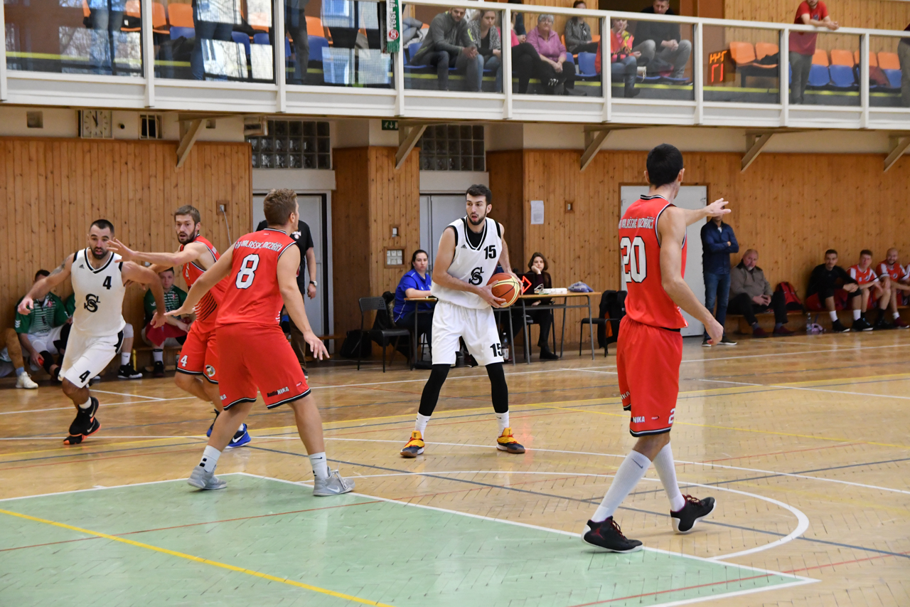Basketbalový zápas - nadregionální liga U17, Sokol Karviná - Start Havířov